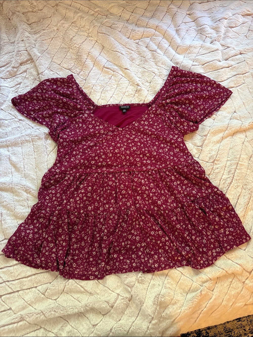 torrid Burgundy Floral Tiered V-Neck Puff Sleeve Blouse